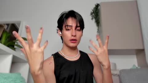 Snapshot of sebas_rosse chatting on February 12, 2025, 12:05 am sebastian online show from February 12, 2025, 12:05 am