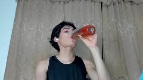 Snapshot of sebas_rosse chatting on February 18, 2025, 3:21 am sebastian online show from February 18, 2025, 3:21 am