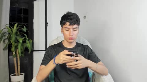 Snapshot of sebas_rosse chatting on October 17, 2025, 10:56 pm sebastian online show from October 17, 2025, 10:56 pm