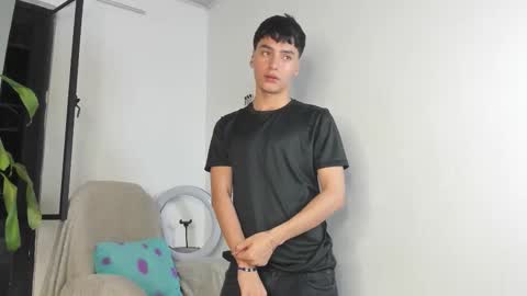 Snapshot of sebas_rosse chatting on October 19, 2025, 12:44 am sebastian online show from October 19, 2025, 12:44 am