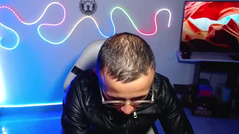 Snapshot of sebastian_025 chatting on October 31, 2025, 11:39 pm Sebastian online show from October 31, 2025, 11:39 pm