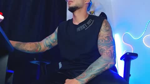 Snapshot of sebastian_025 chatting on November 14, 2025, 6:45 am Sebastian online show from November 14, 2025, 6:45 am