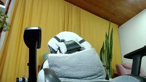 Sebastian online show from April 20, 2026, 3:42 am