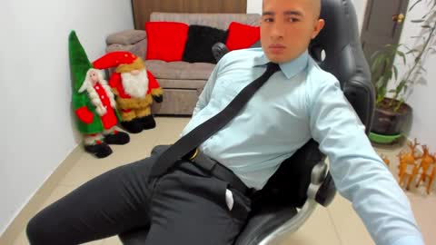 juan  sebastian online show from December 30, 2024, 3:35 pm