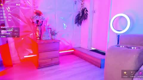     .  INDEPENDENT MODEL online show from March 11, 2026, 3:29 pm