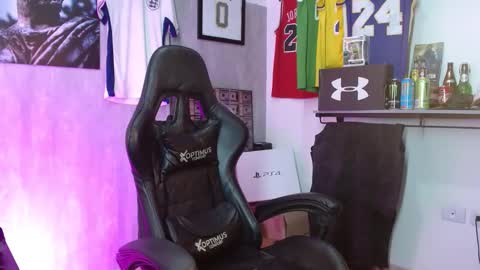 Sebastiano online show from December 18, 2025, 4:29 am