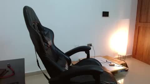 Sebastiano online show from April 8, 2026, 1:05 am