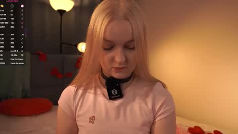 Rina online show from November 7, 2025, 7:58 pm