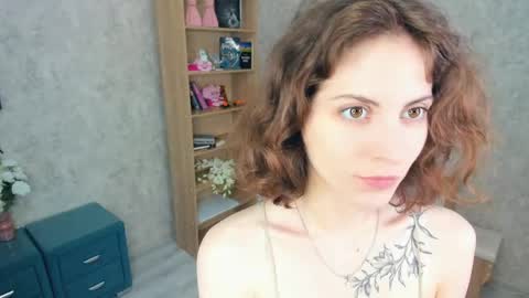 Mia online show from June 1, 2026, 5:53 am