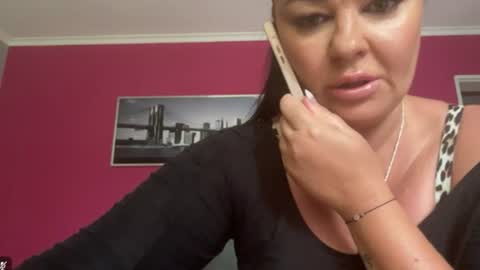 L I A online show from June 11, 2026, 6:44 am