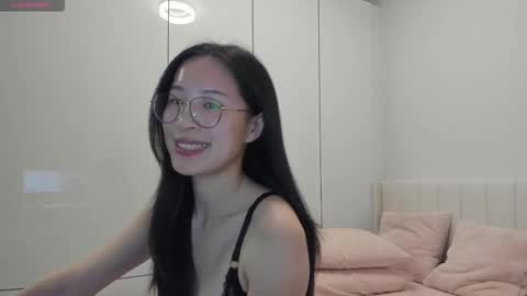 Angela online show from November 1, 2025, 12:56 am