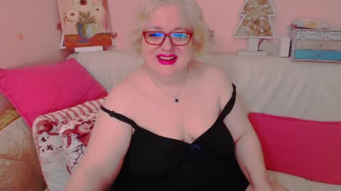 Snapshot of secretloverbbw chatting on December 18, 2024, 7:19 pm Alice online show from December 18, 2024, 7:19 pm