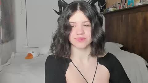 Snapshot of secretqueen_x chatting on February 14, 2025, 10:25 pm Anna online show from February 14, 2025, 10:25 pm