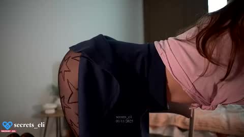 Snapshot of secrets_eli chatting on November 1, 2025, 1:24 pm Eliz online show from November 1, 2025, 1:24 pm