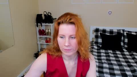 Snapshot of seductive_foxy_ chatting on February 5, 2026, 5:06 pm seductive_foxy_ online show from February 5, 2026, 5:06 pm