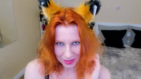 Snapshot of seductive_foxy_ chatting on February 12, 2026, 11:00 pm seductive_foxy_ online show from February 12, 2026, 11:00 pm