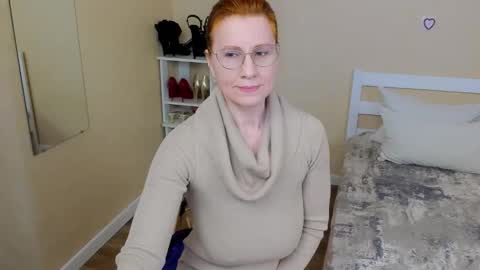 Snapshot of seductive_foxy_ chatting on March 16, 2026, 5:44 am seductive_foxy_ online show from March 16, 2026, 5:44 am