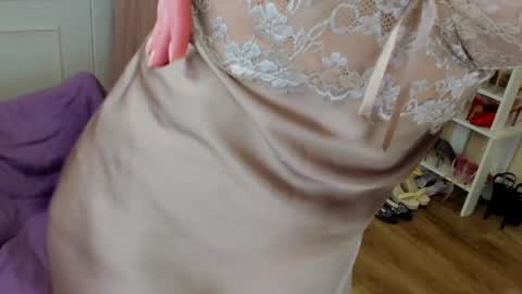 Snapshot of seductive_foxy_ chatting on April 8, 2026, 2:44 am seductive_foxy_ online show from April 8, 2026, 2:44 am