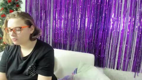 seductive_she_wolf online show from January 11, 2025, 8:22 am