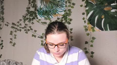 seductive_she_wolf online show from November 3, 2025, 3:24 pm