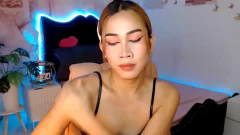 Vanessa online show from February 23, 2026, 10:51 pm