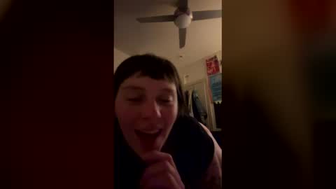 seductivelittlemave99 online show from April 17, 2026, 9:01 am