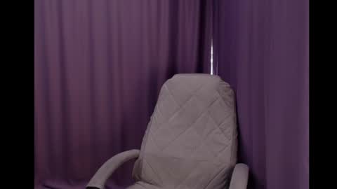 Emily online show from April 15, 2026, 6:42 am