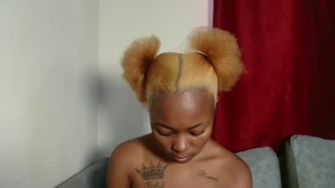 seexy_swiry online show from March 7, 2025, 9:18 am