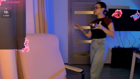 selectrra online show from December 15, 2024, 6:37 pm