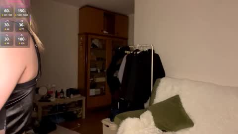 Sophia online show from December 14, 2025, 6:34 pm