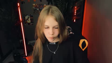 Snapshot of selen_hells_weet chatting on September 10, 2025, 5:35 pm Selena online show from September 10, 2025, 5:35 pm