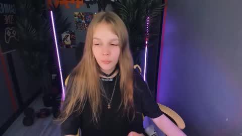 Snapshot of selen_hells_weet chatting on September 12, 2025, 5:46 pm Selena online show from September 12, 2025, 5:46 pm