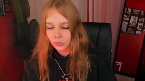 Snapshot of selen_hells_weet chatting on September 20, 2025, 6:20 pm Selena online show from September 20, 2025, 6:20 pm