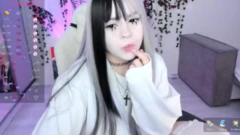 Selena  online show from November 9, 2025, 4:44 am