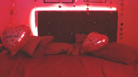 Selena online show from February 14, 2025, 3:36 pm