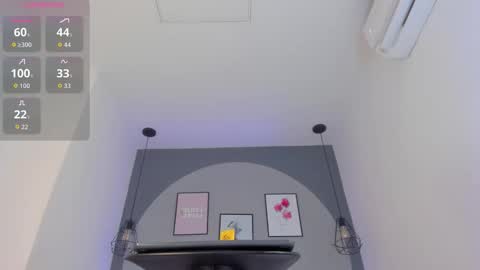 Selena online show from October 22, 2025, 10:48 am