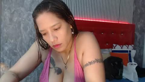 Snapshot of selena_tits_ chatting on July 15, 2026, 7:52 pm Selena online show from July 15, 2026, 7:52 pm