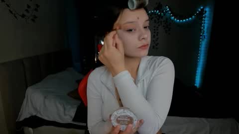 Selena online show from October 9, 2025, 4:16 pm