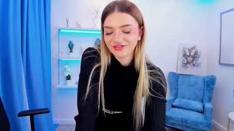 selenaemoore online show from October 4, 2025, 5:16 am