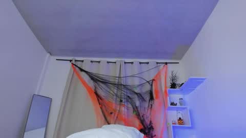 selenafox online show from October 30, 2025, 2:02 am