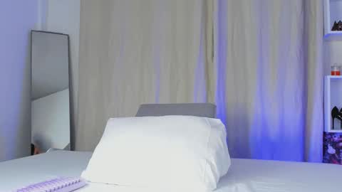 selenafox online show from November 5, 2025, 2:00 am