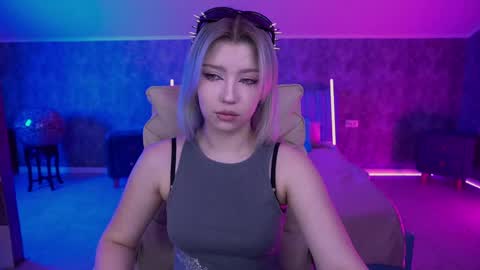 selenairis online show from April 17, 2026, 7:00 am