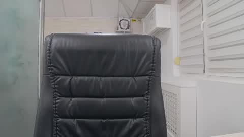 Snapshot of selenajoy_ chatting on November 18, 2025, 4:17 am selenajoy_ online show from November 18, 2025, 4:17 am