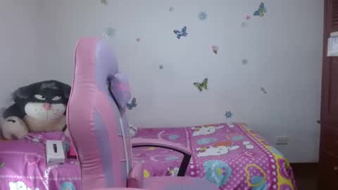 selene_mixx online show from May 26, 2026, 9:11 pm