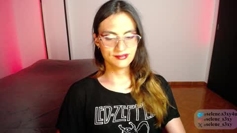 selene_s3xy online show from December 27, 2024, 3:42 am