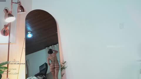  Sel Your Little butterfly  online show from November 15, 2025, 1:58 am