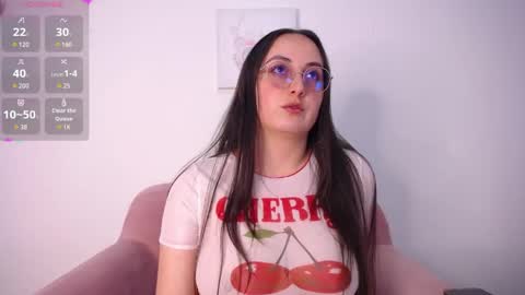 selene_swee online show from April 15, 2026, 8:53 pm