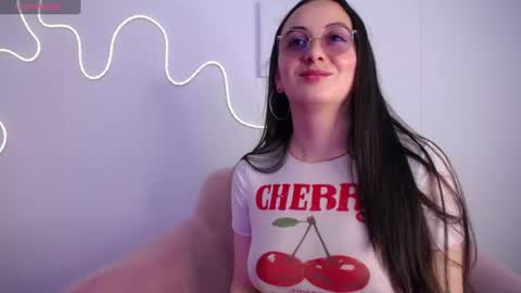 selene_swee online show from July 9, 2026, 6:56 pm
