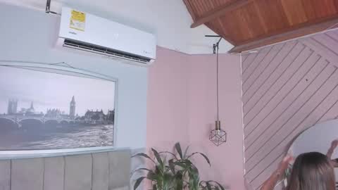 Selene online show from September 18, 2025, 4:14 am