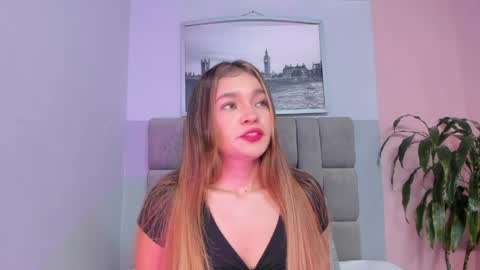 Selene online show from March 1, 2026, 4:25 am